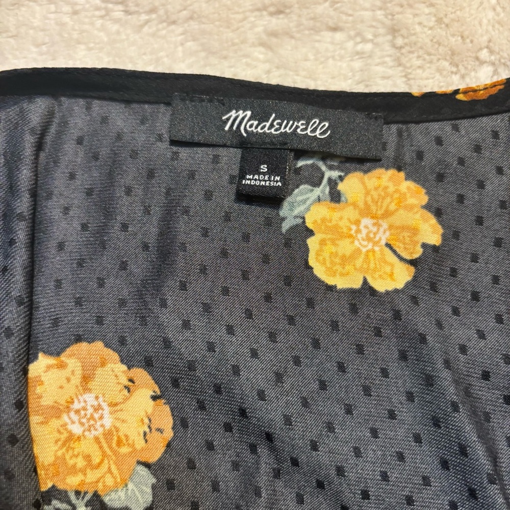 Madewell Top Small Bubble-Sleeve Wrap Top Black Floating Florets Yellow Floral - Picture 12 of 16